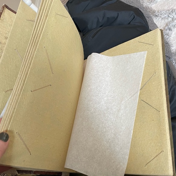 NWOT 2 Handmade banana leaf photo albums - Picture 5 of 10